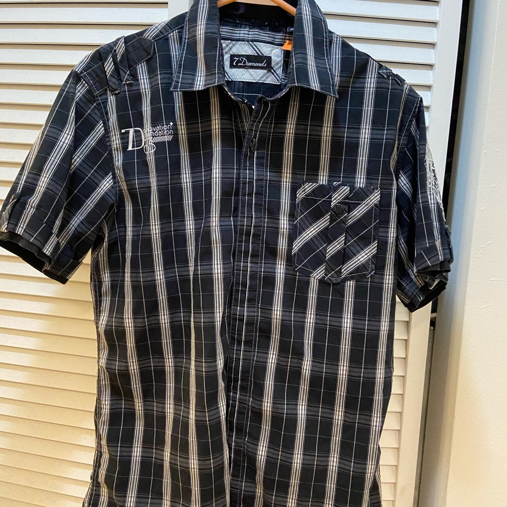 7 Diamonds short sleeve button up shirt.